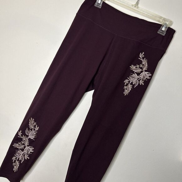 Betsey Johnson Pants - Betsy Johnson Performance Leggings capri purple embellished pull on size XL